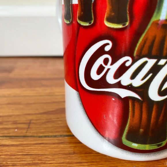 Set of 3 1997 Coca-Cola® Collector Mugs - Picture 13 of 16